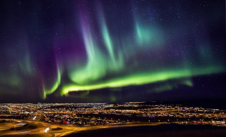 冰島英國．極光星夢12日(冬季) - 天空之湖溫泉．磅礡冰島金環．5星倫敦夢夜