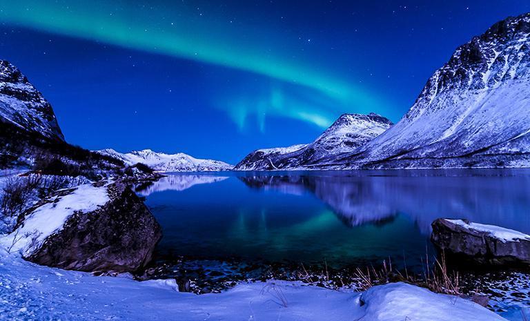 冰島荷蘭．極光星河10日(冬季) - 天空之湖溫泉．斯奈山冰火半島．鑽閃藍冰洞